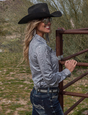 COWGIRL TUFF Women's Gray Snake Pullover Button-Down